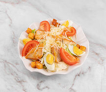 Салат Цезарь с курицей