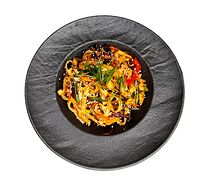 Удон с курицей в кисло-сладко-остром соусе 