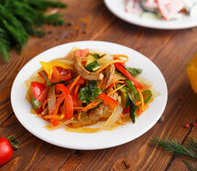 Салат фунчоза с мясом