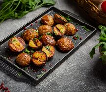 Картофель, жаренный на углях