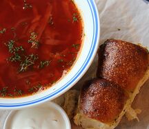 Красный борщ с говядиной и фасолью