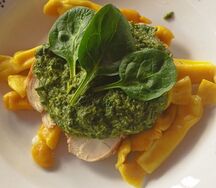 Равиоли-конфеты с сыром, курицей и шпинатом