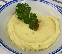 Картофельное пюре с печеным чесноком