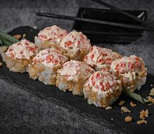 Ролл Дейнерис с лососем