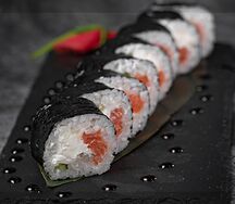 Сливочный ролл с лососем