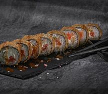 Жареный ролл Сяке свит