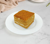 Пирожное Медовик