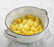 Макароны с сыром и сливочным маслом