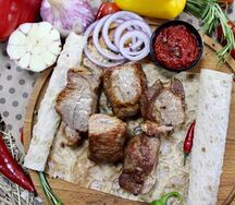 Шашлык из cвинoй шейки