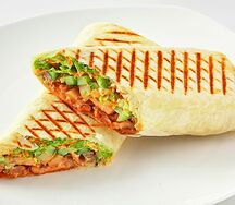 Шаурма в сырном лаваше (средняя)