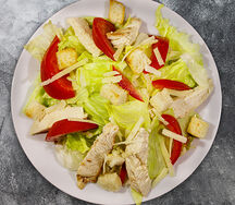 Салат Цезарь с курицей