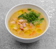 Суп гороховый с копченой грудинкой