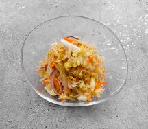 Салат с капустой и ростками