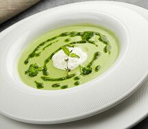 Суп-пюре из брокколи с сухариками