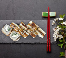 Ролл Канадский с угрём