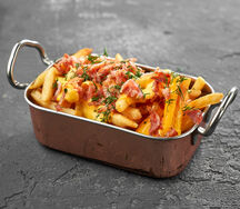 Картофель фри с сырным соусом