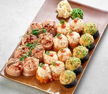 Сет с запеченными роллами