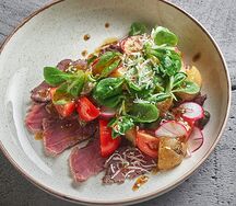 Салат с ростбифом