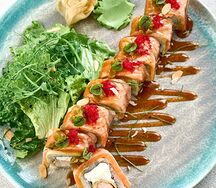 Ролл Никкей с лососем татаки