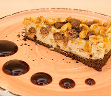 Чизкейк карамельный с арахисом