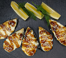 Мидии, запеченные под сырным соусом