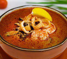Том ям с морепродуктами