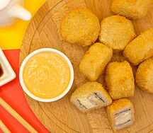 Суши-болл с кальмаром