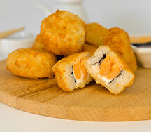 Суши-болл с лососем