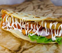 Фокачча с беконом и жареной моцареллой 