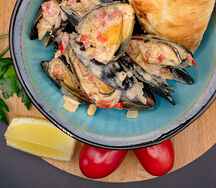 Мидии в сливочно-томатном соусе