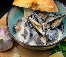 Мидии в сливочно-чесночном соусе