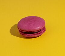 Макарун Вишня-шоколад