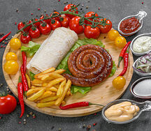 Баварская колбаска с картошкой фри