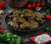 Долма с соусом