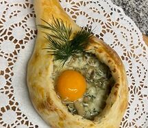 Лодочка по-аджарски с грибами