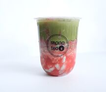 Матча-латте с клубникой