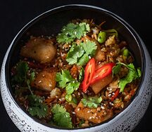 Рис с овощами и курицей в креветочном соусе