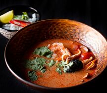 Том-ям с морепродуктами