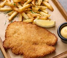 Шницель не австрийский с картофелем фри