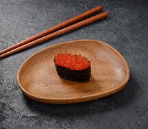 Суши с красной икрой