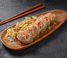 Ролл темпурный Туна с салатным миксом