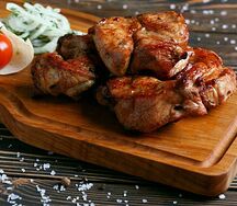 Шашлык из cвинoй шеи