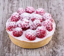 Тарталетка с малиной