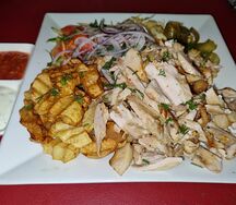 Шаверма на тарелке