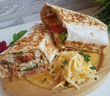 Шаверма с сыром в лаваше