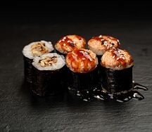 Ролл Маки с мидиями