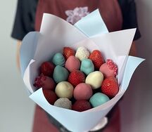 Букет из клубники в шоколаде Дыхание весны S