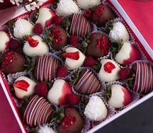 Клубника в шоколаде Premium Монро 25 ягод