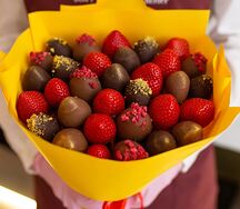 Букет из клубники в шоколаде Бали М
