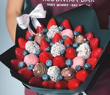 Букет из клубники в шоколаде Сочный М